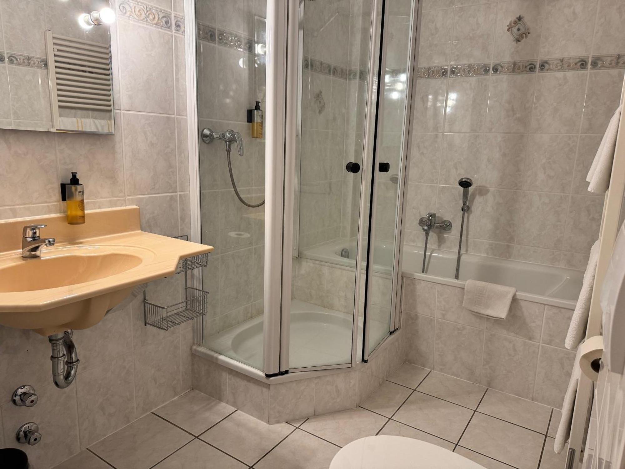 טאלה Hotel Bodeblick מראה חיצוני תמונה